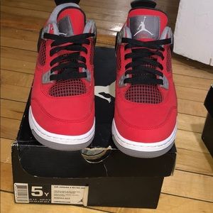 Air jordan retro 4’s “Toros” 5Y